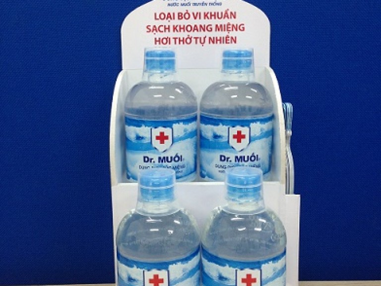 trung-bay-san-pham-tren-ban